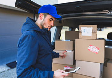 THE BEST MOVES IN MONTREAL We provide everything from a single source to help you with all your moving situations. With our state-of-the-art, well-equipped heavy-duty trucks, we remain at the cutting edge of comfort and reliability. Simply put, we make your life easier.